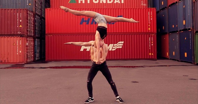 Duo in Motion - Acrobatic Dance (different Location)